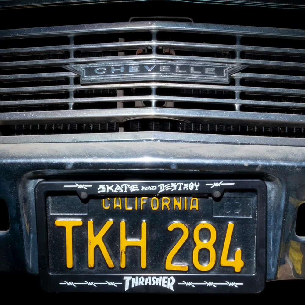 THRASHER LICENSE PLATE COVER スラッシャー ライセンスプレートカバー BARBED WIRE LICENSE PLATE COVER（US企画） スケートボード スケボー　4