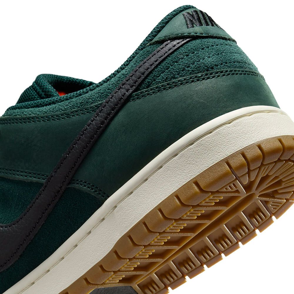 NIKE SB（ナイキエスビー）シューズ DUNK LOW PRO ISO "Deep Fir / Black" 09