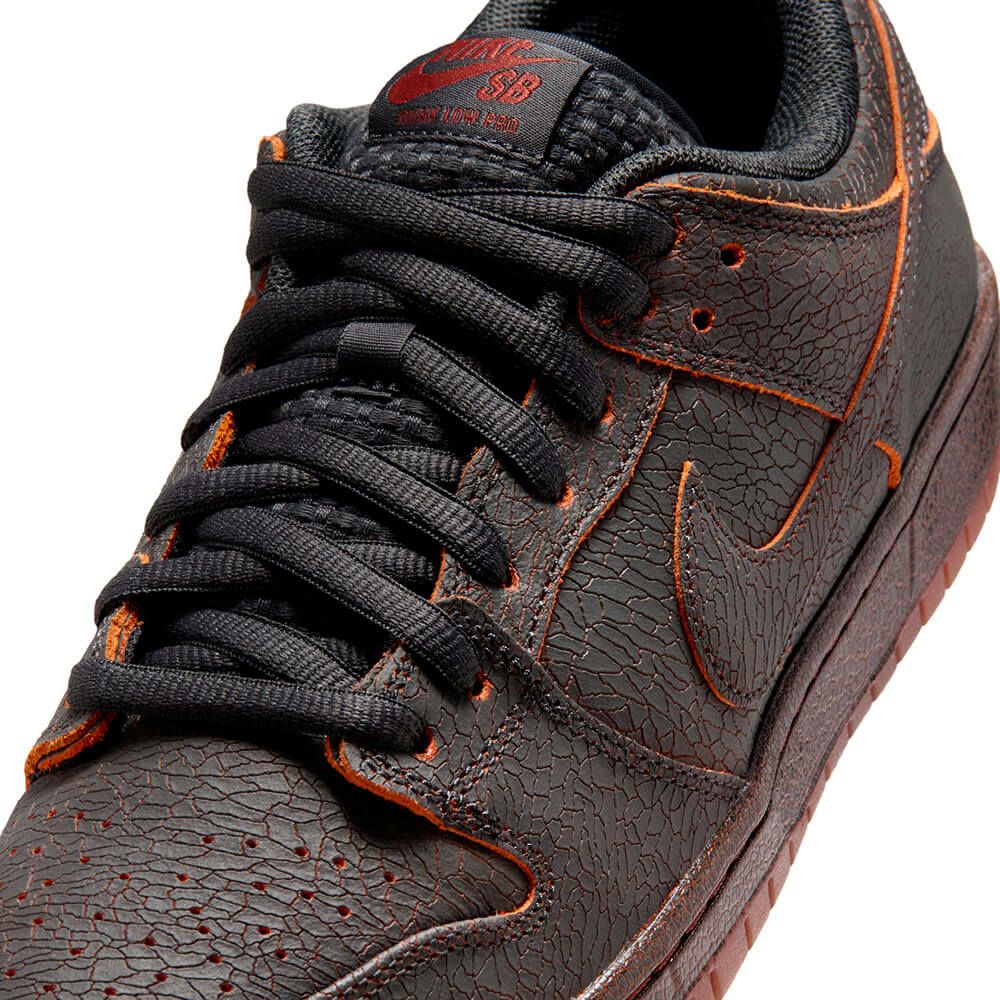 NIKE SB シューズ DUNK LOW PRO PRM "Krampus" HV1668-001 08