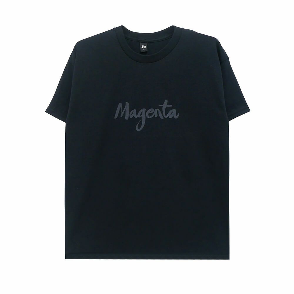 MAGENTA T-SHIRT マゼンタ Tシャツ SCRIPT BLACK スケートボード スケボー 