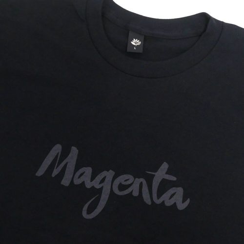 MAGENTA T-SHIRT マゼンタ Tシャツ SCRIPT BLACK スケートボード スケボー 1